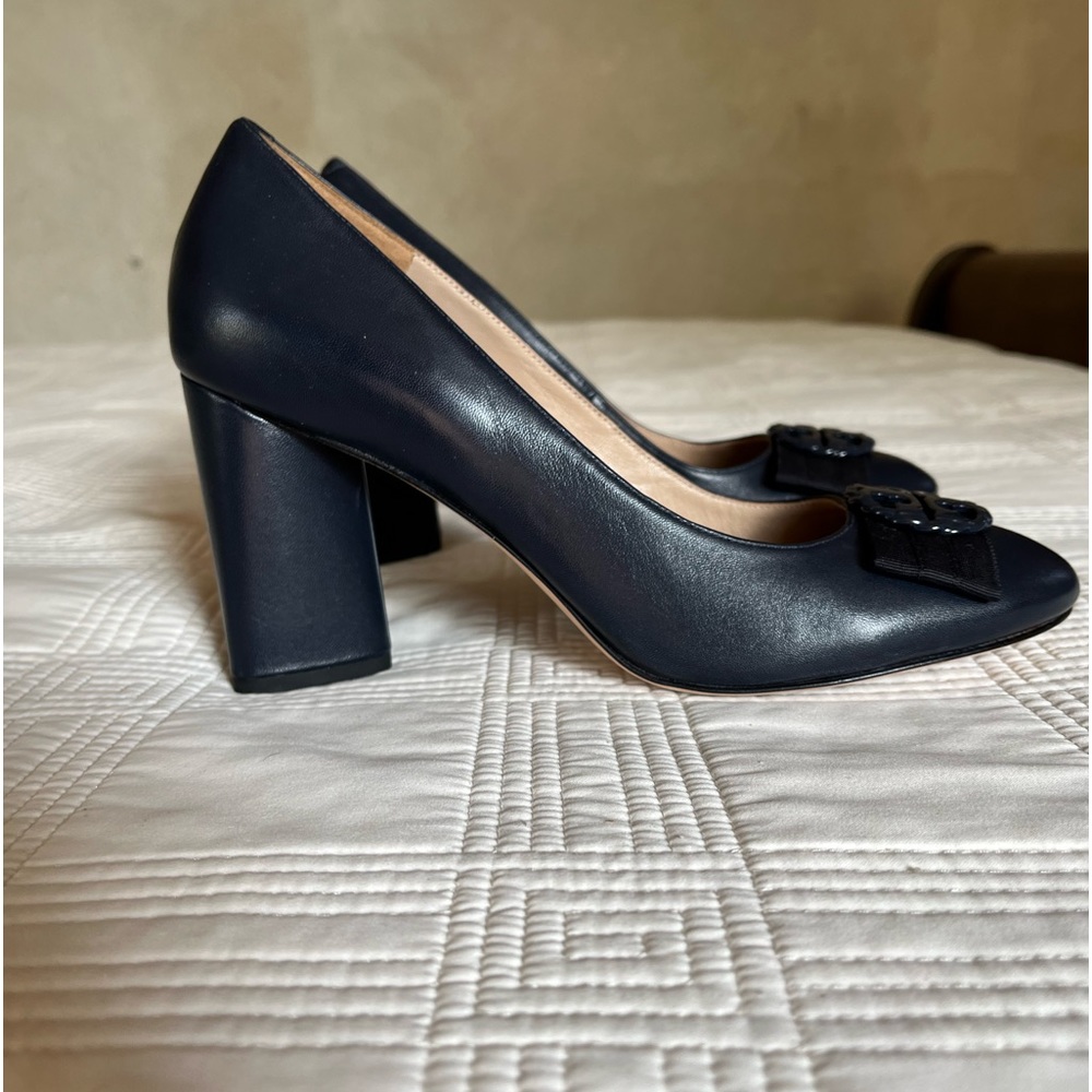 TORY BURCH Navy heels